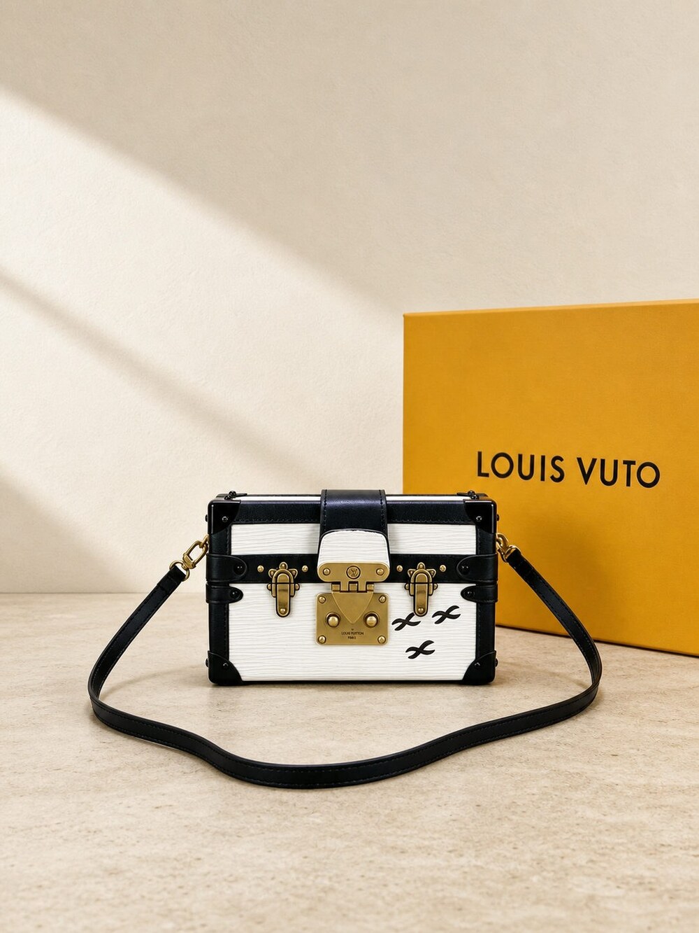 Louis Vuitton Petite Malle White Epi Birds Motif Crossbody Bag - Picture 4 of 5